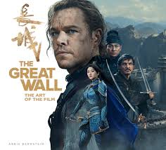 Chinese characters above the title "The Great Wall" - an image of Matt Damon with other characters with swords